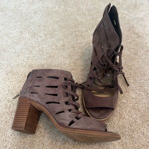 Vince Camuto heels